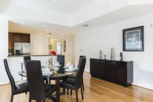 Modern and Spacious 3-Suite Apartment