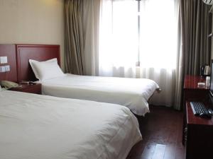 GreenTree Alliance FuJian XiaMen JiMei GuanKou Avenue AnRen Avenue Hotel, Отели - Сямынь