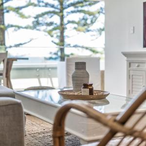 Burleigh Beach Abode With Beach View