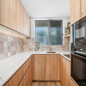 Burleigh Beach Abode With Beach View