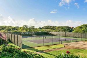 NEW 5BR Farmhouse Estate - AC Pool Gym Pickleball