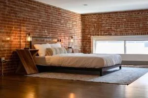 Stunning 2 Br Loft Smack In The Heart Of Downtown - Cave Spring