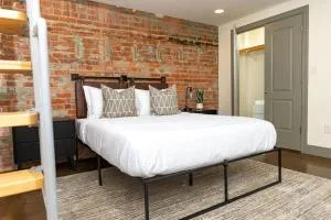 Extra Classy 1 Br Loft With Exposed Brick Downtown - Cave Spring