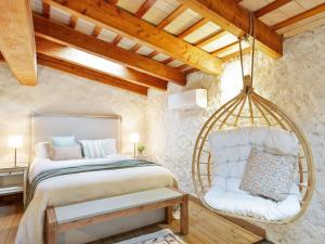 Charming Stone House near Beach Retreat