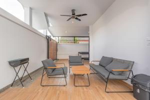 R5市中心豪华4卧5卫泳池别墅c