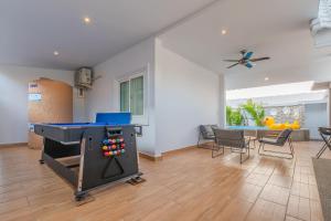 R5市中心豪华4卧5卫泳池别墅c