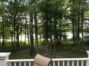 Hidden Lakefront Retreat