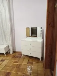 Sandro - Khuts'ubani