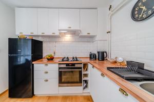 Family Friendly Apartment With Parking - Happy Rentals