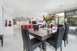 Tyrone Beachside Luxury - Home Theatre Study