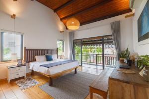 Vesta Gallery Villa Above Bookstore