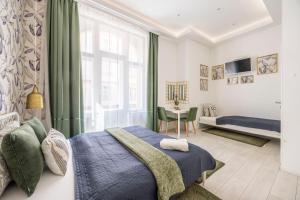 Exclusive Private Residence in the Center of BP w 4BEDRMS, 4 BATHRMS