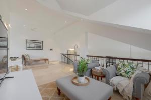 Grosvenor House by Hireavilla - 3BHK Duplex with Pool in Assagao