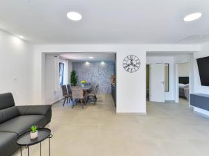 Holiday home with private pool and spa