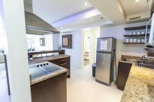 The Pearls 5th Floor Luxury Apartment