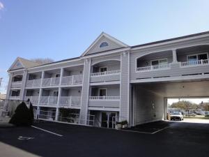 Hyannis Travel Inn