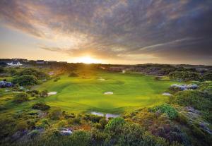 Stunning St Francis Links Home
