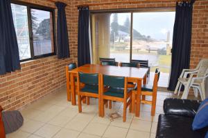 Main Beach 1 - Bring your own linen.