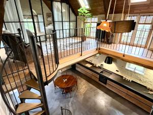 Villas Maison de vacances avec piscine chauffee, jacuzzi et jardin prive - proche circuit des 24h du Mans : photos des chambres