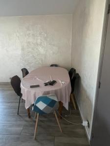 Appartements Appartement 5 chambres proche de toute commodite : photos des chambres