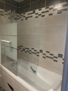 Appartements Appartement 5 chambres proche de toute commodite : photos des chambres