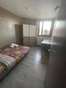 Appartements Appartement 5 chambres proche de toute commodite : photos des chambres