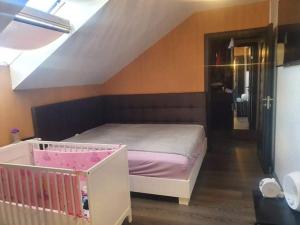 Chirie perioada Untold