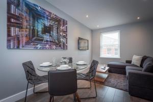 One-Bedroom Apartment room in Gordon Moon Suites Bolton Centre Apartments