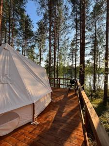 Alaska Glamping Linnansaari