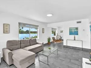 Charming 2br Lakefront Cottage In Davie Near Beach - 戴维
