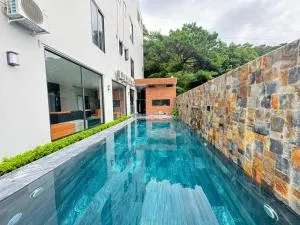 Ha Giang Hostel - Làng Me