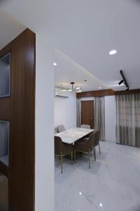 Woodlands Apartment 501 - Fully Furnished Luxury Apartment