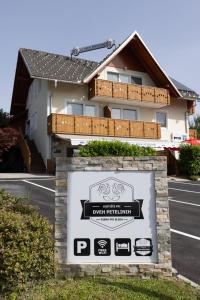 Gostišče Pri Dveh Petelinih