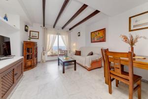 Amazing apartment with sea views