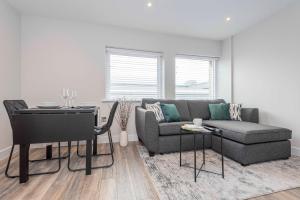 Gordon Moon Suites Bolton Centre Apartments