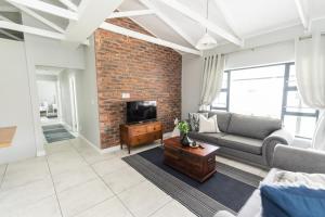 Modern 3 bedroom in the heart of PE