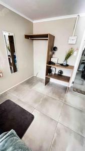 The Travellers Inn, Short Road