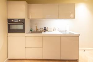 Basfroi Cosy Apartment 1