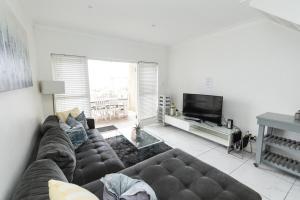 Dolphins View Luxury Apartment