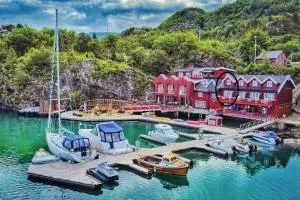 Boathouse apartment with floating sauna - Refsnes