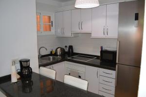 Lovely 2 Bed Apartment In Los Cristianos K204