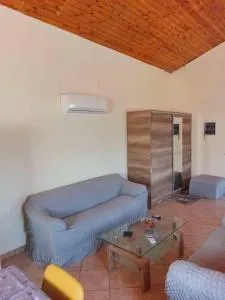 LAGADIA House - Mésa Didýma