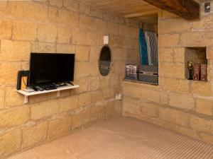 75 St Christopher Street, Valletta