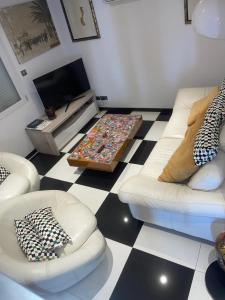 Villa moderne avec piscine vue mer à Nice Bellet