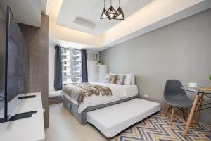 Furnished Studio in Avida Towers Riala, Cebu IT Park with Pool View, Fast WiFi, Netflix and More