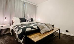 Stylish London Bridge Hideaway