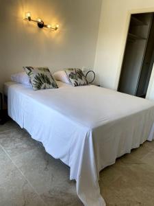 CONFORTABLE T2, PARKING PRIVE dans RESIDENCE SECURISEE