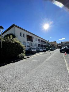 Appartements CONFORTABLE T2, PARKING PRIVE dans RESIDENCE SECURISEE : photos des chambres