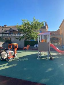 Appartements CONFORTABLE T2, PARKING PRIVE dans RESIDENCE SECURISEE : photos des chambres