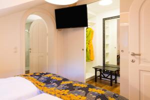 Raffls Sweet Little Home